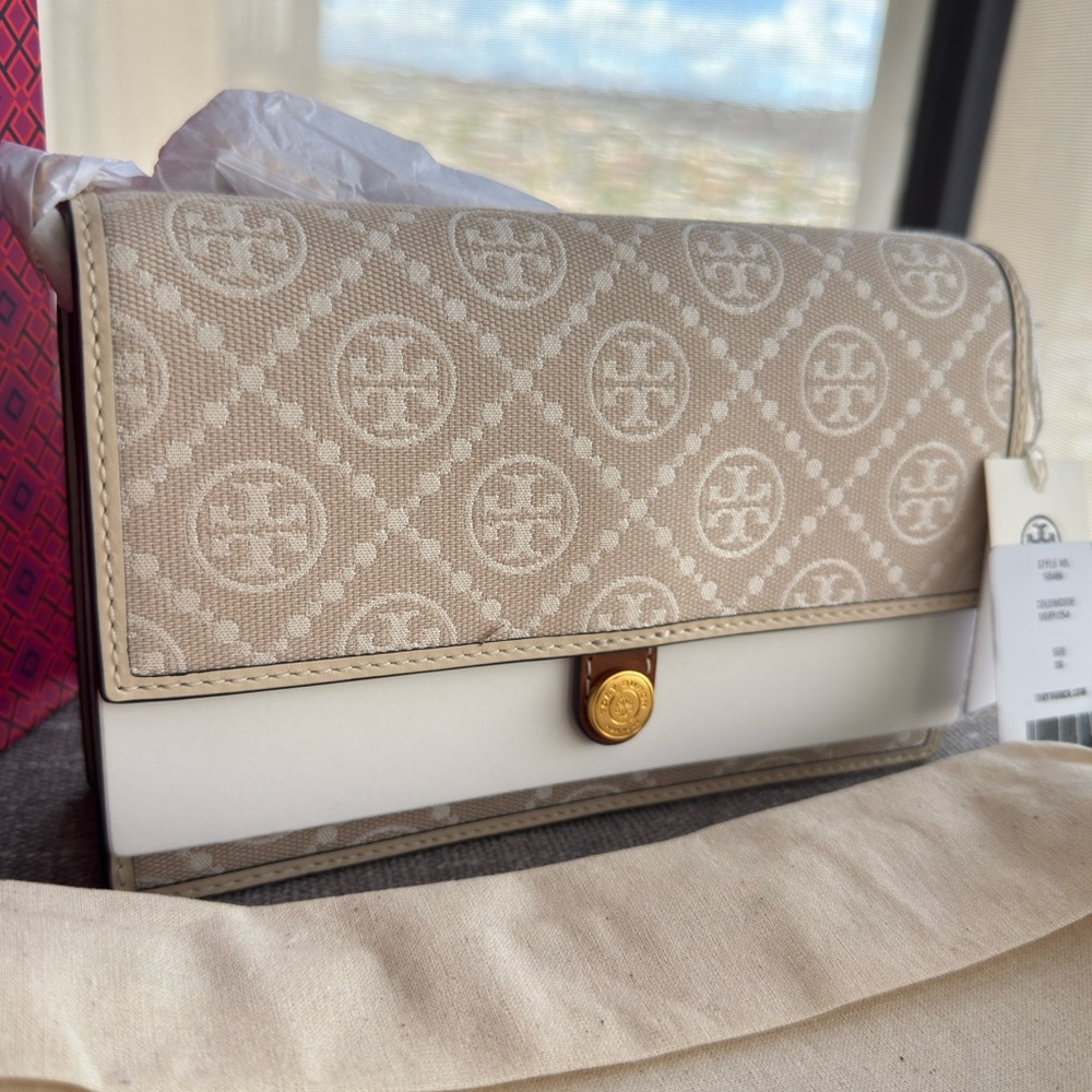 Tory Burch Beige and White Shoulder Bag - Picture 9 of 11